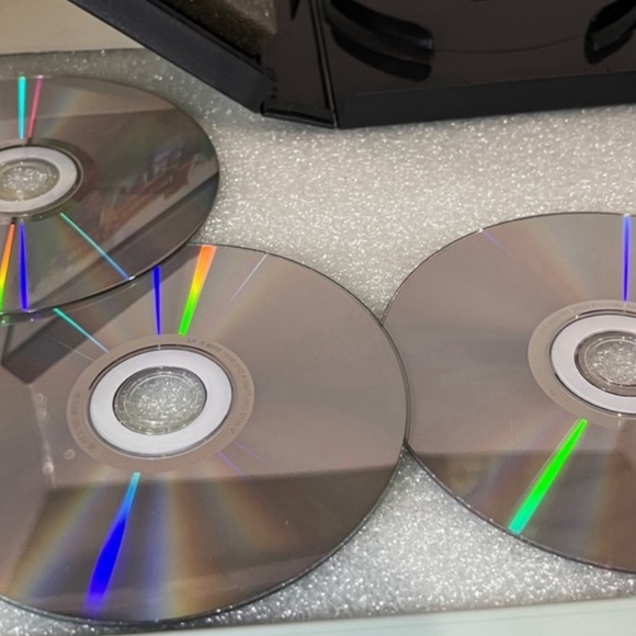 Barney Purple Dinosaur Holiday Favorites 3 DVD Gift Set 2011 EUC Christmas Fun - Picture 8 of 10